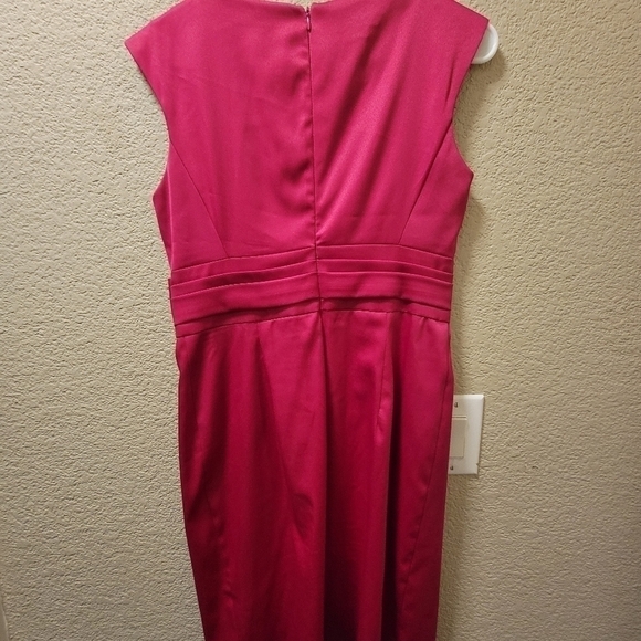 London Times Fushia Satin sleeveless v-neck lined bow sash waist knee length 6 - Picture 3 of 3